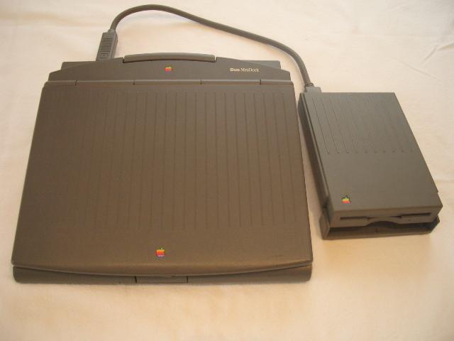 Apple Powerbook Duo 250 (3).JPG